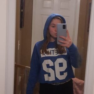 cropped "like that" long sleeve tee